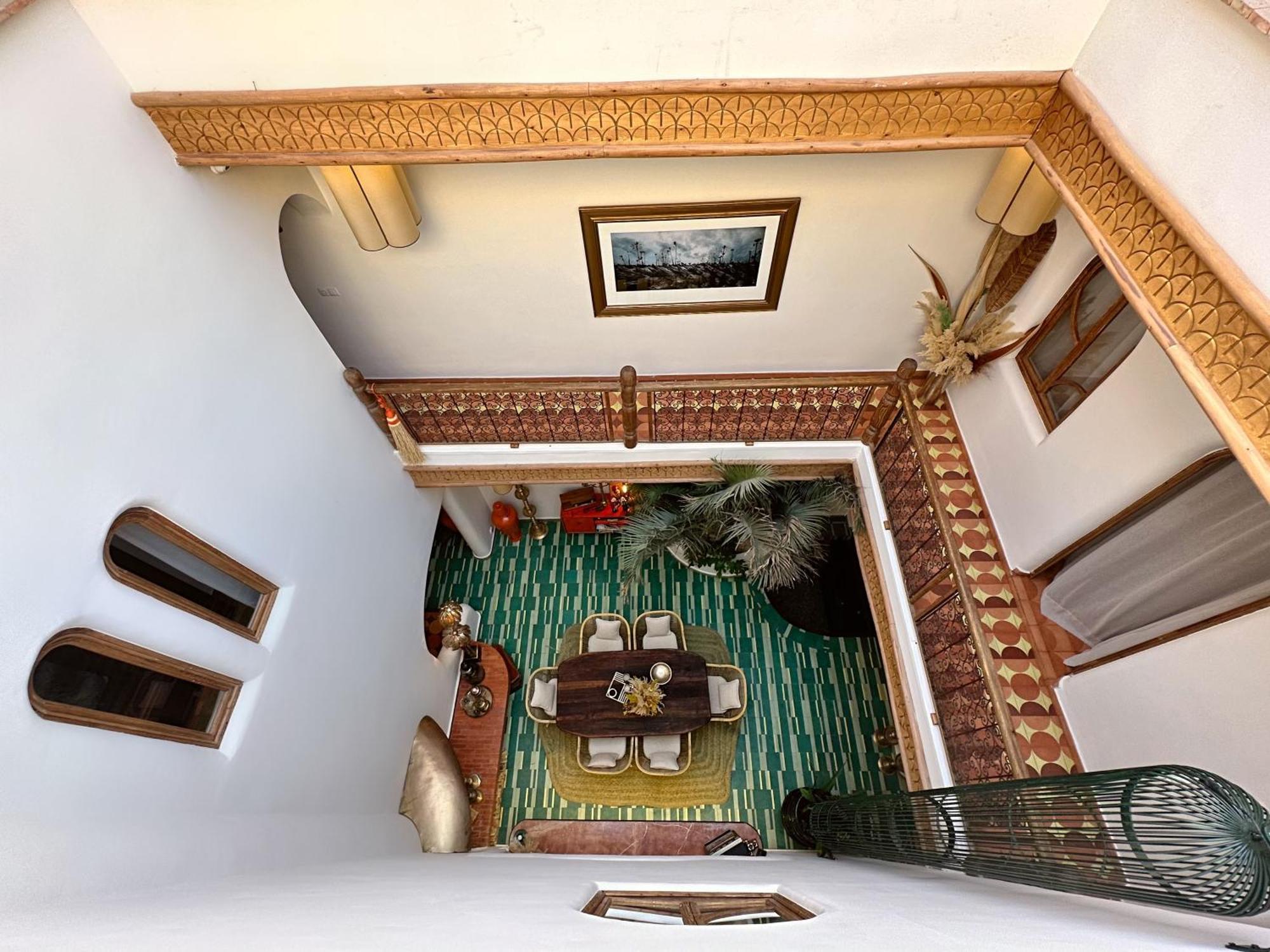 Nesayam Apartment *